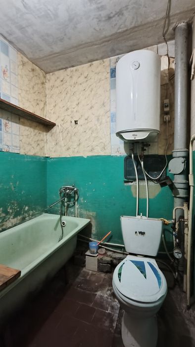 Продаж 3 кімнати в гуртожитку на 44 кварталі