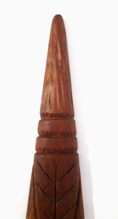 Máscara tribal decorativa em madeira (Cuba)