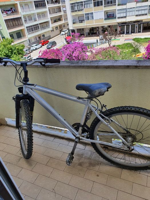 Bicicleta usada, alumínio