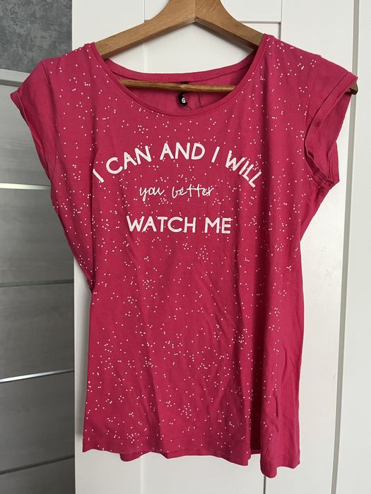 Różowa koszulka w kropki