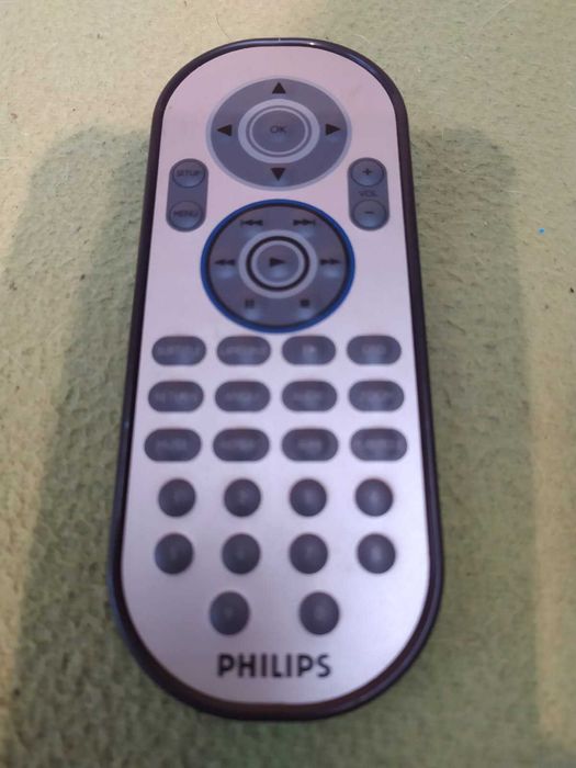 Pilot do przenośnego DVD PHILIPS PET - 821