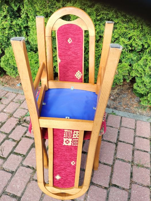 Krzesła dębowe 12 szt  używane