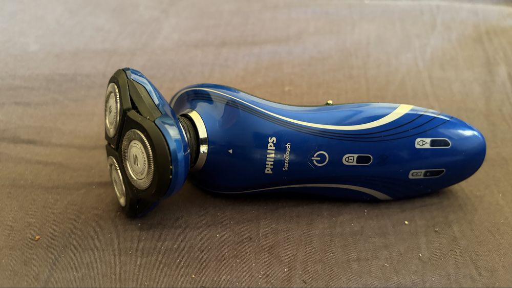 Бритва Fhilips SensTouch