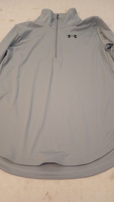 Camisola Under Armour tamanho juvenil XL
