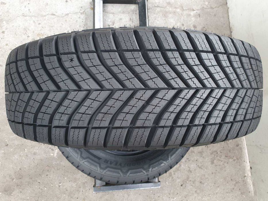 2x Goodyear Vector 4Seasons Cargo  215/65r16C  Nowe