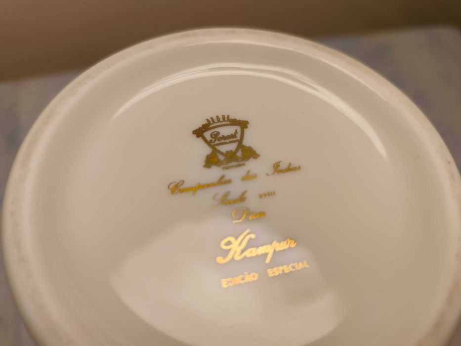 Pote em porcelana Porart com Tampa - Companhia das Índias