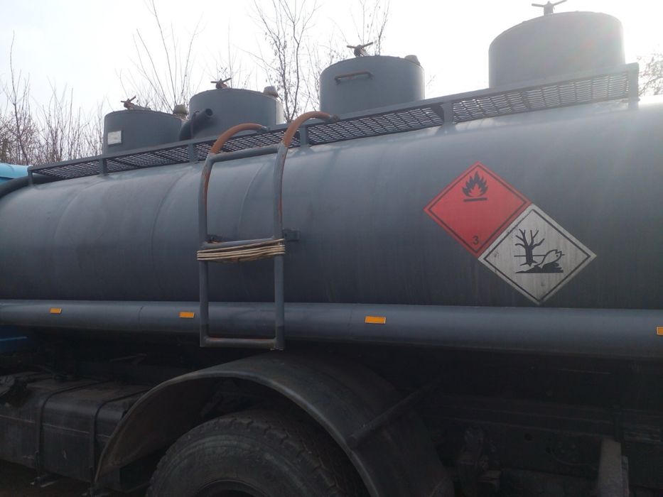 Автоцистерна зил 130 бочка для топлива