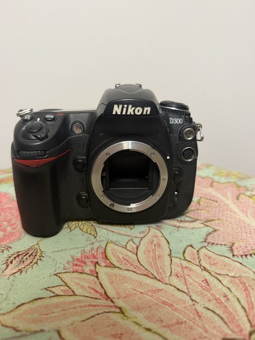 Nikon D300 para reparar ou para peças