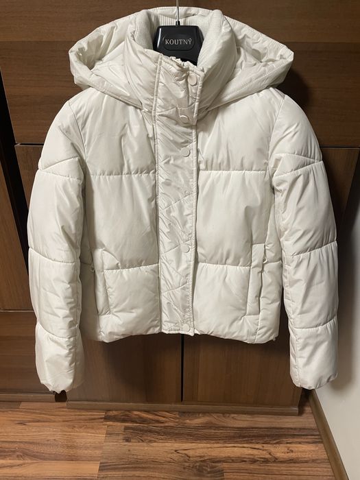 Класна тепла куртка Reserved S