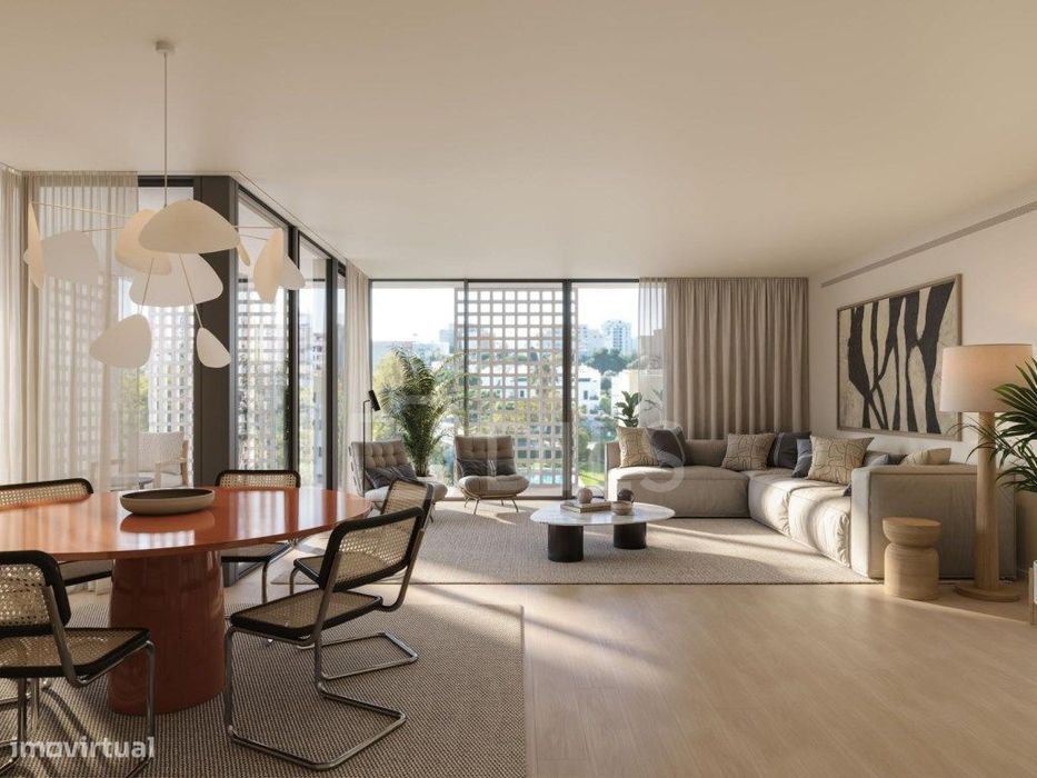 Apartamento T3 com varanda e estacionamento em Vilamoura