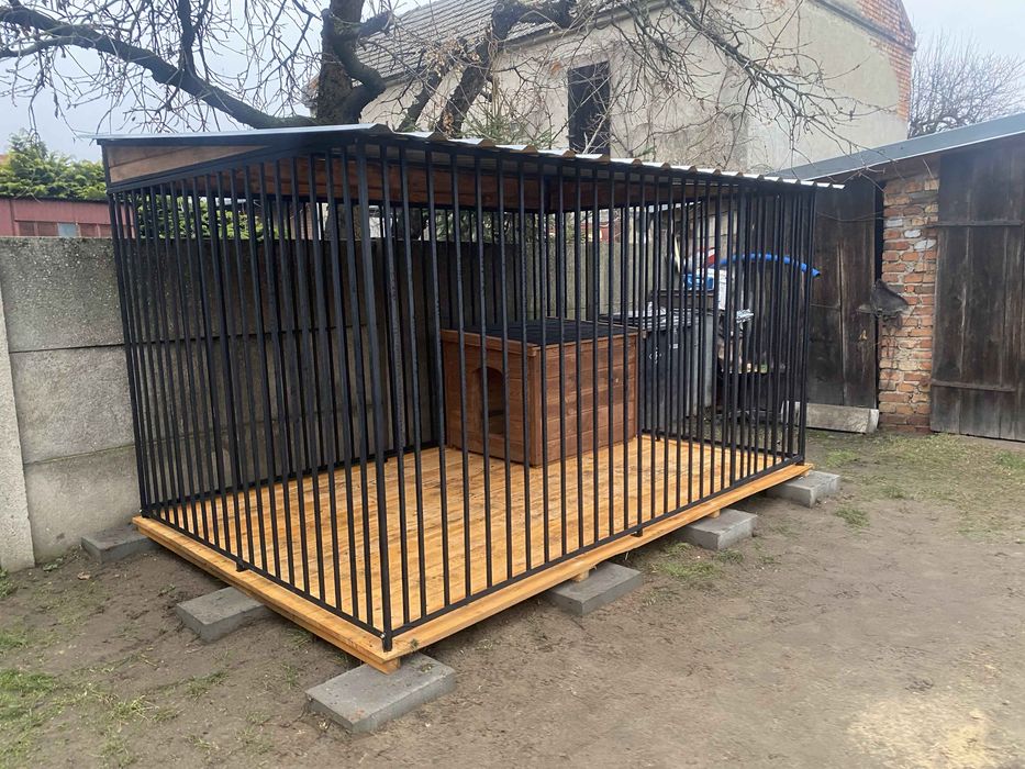 Kojec dla psa – praktyczne miejsce dla pupila na zewnątrz MONTAŻ TRANSPORT GRATIS