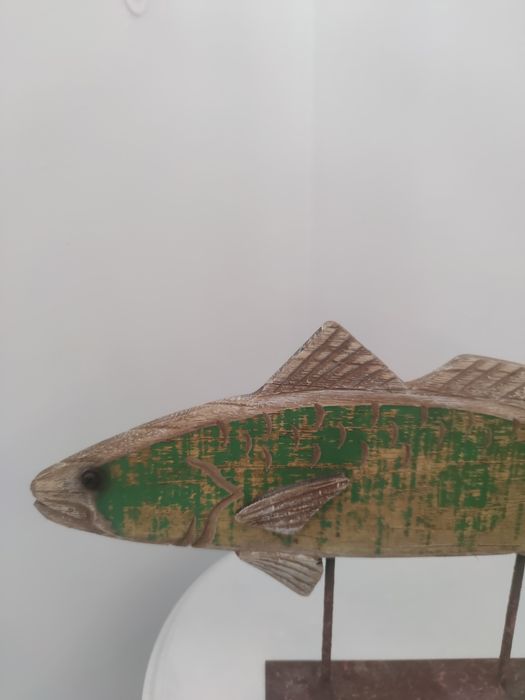 Peixe em madeira e metal com 39 cm424682490346885121