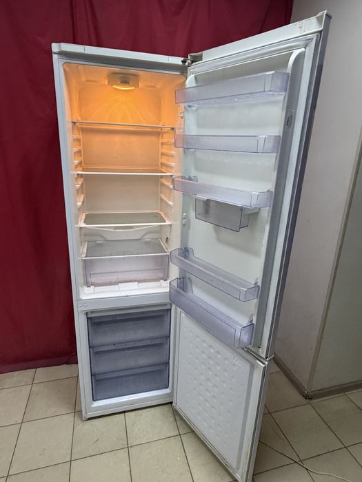 Холодильник BEKO CS 338022