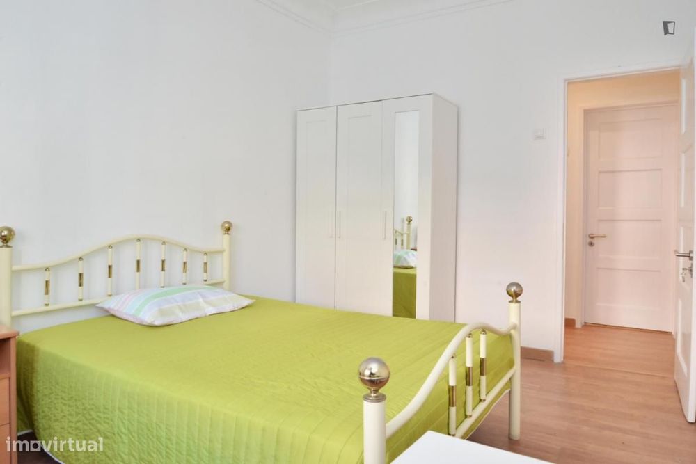 Quarto - localizado em Entrecampos Lisbon