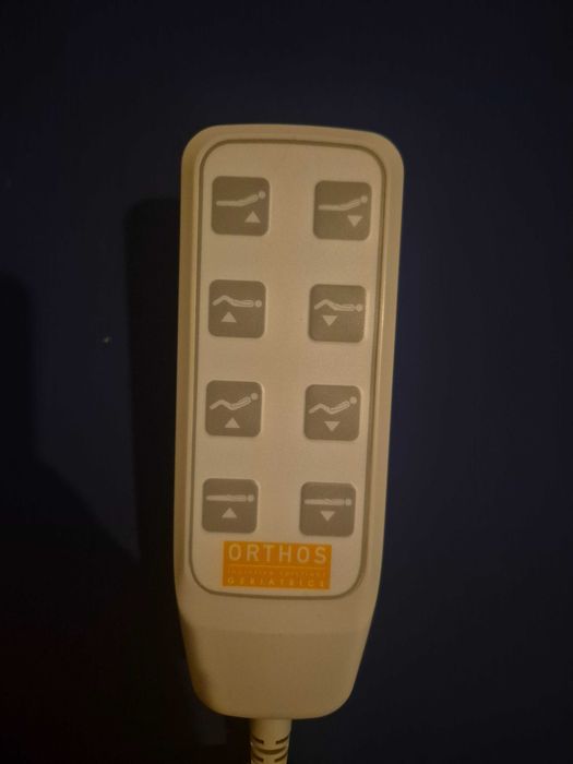 Cama articulada com motor