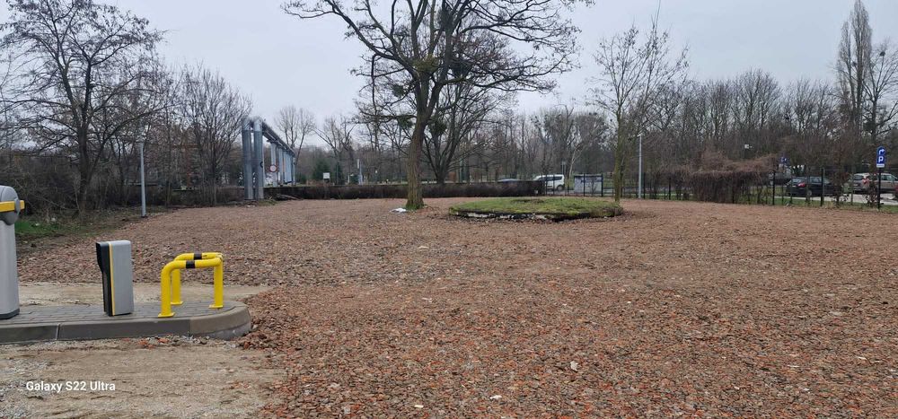 Utwardzenie terenu; parking; droga dojazdowa; plac z kruszywa