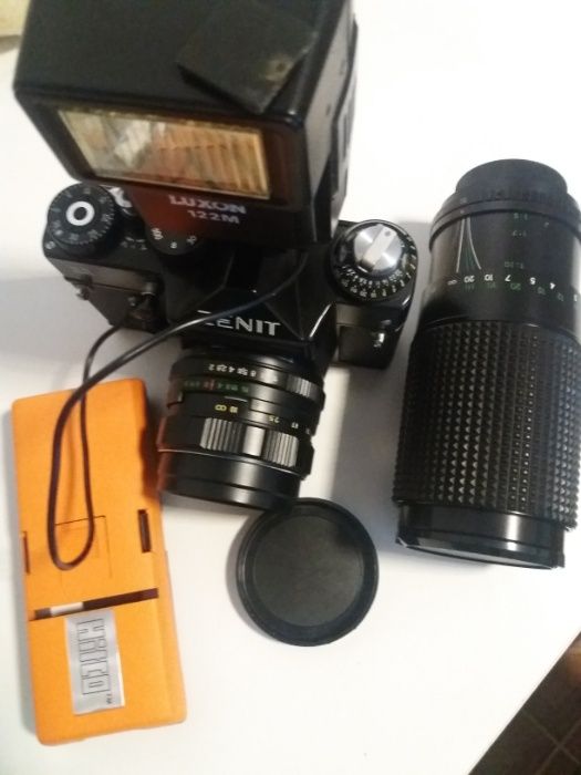 Camera with Slide Projector and Flash64284462585218121