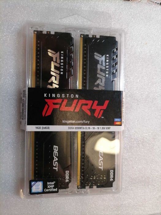 Оперативна пам'ять DDR4 32Gb (2х16gb)