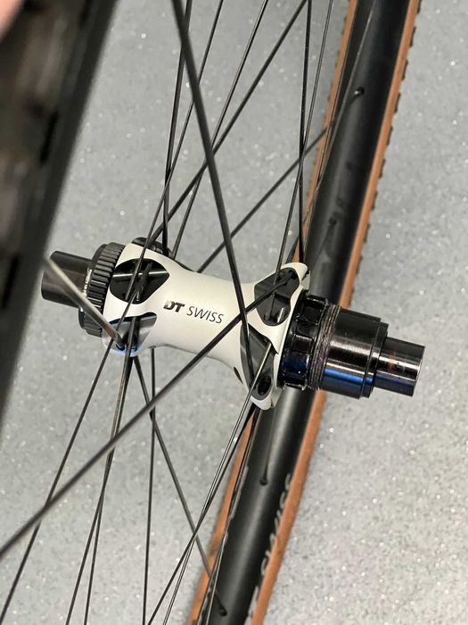 Par de rodas DT SWISS GR 1600