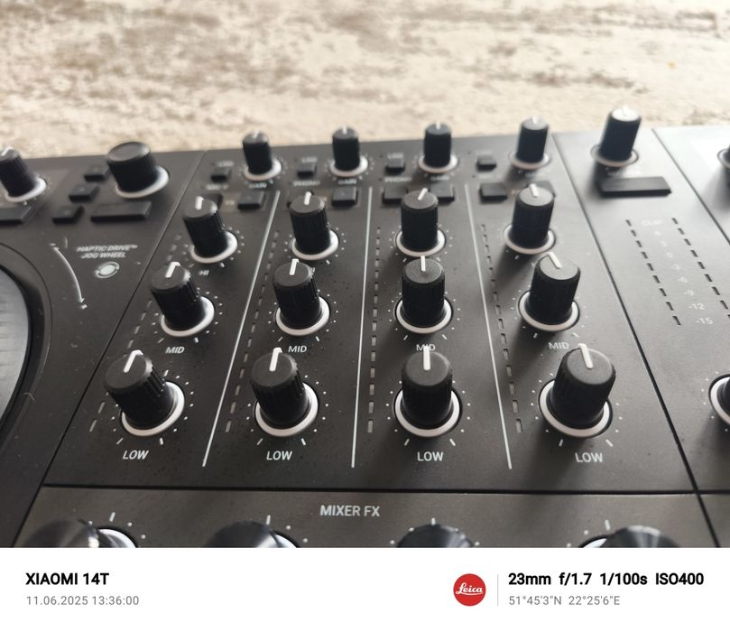 Kontroler  TRAKTOR S4mk3