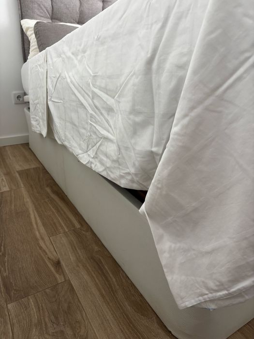 Cama com arrumação + colchão