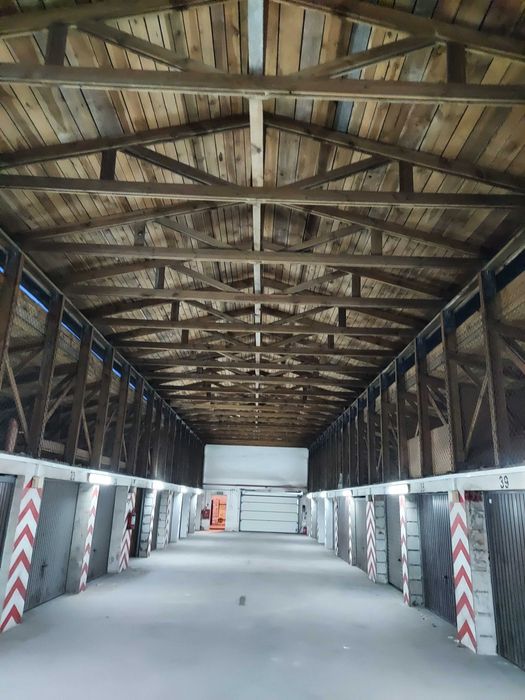 Garaż do wynajęcia 16 m². Gniezno ul. Żuławy. Brama na pilota. Od 1 Października. - Więcej
