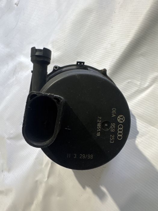 Pompa powietrza wtornego volkswagen new beetle 2.0benzyna