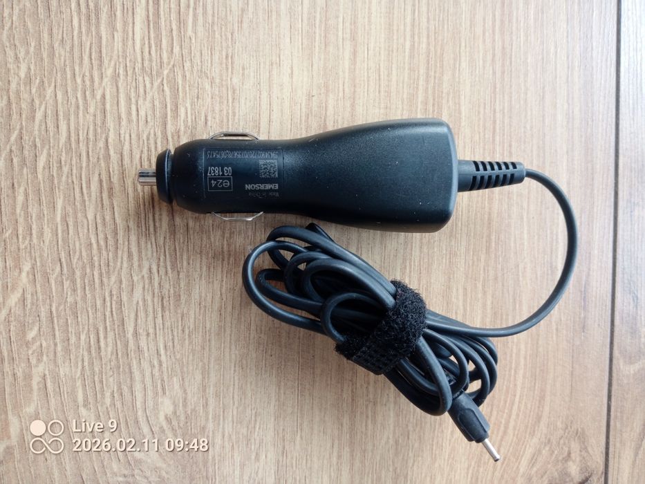 Ładwarka samochodowa  Nokia, cienki wtyk, oryginał