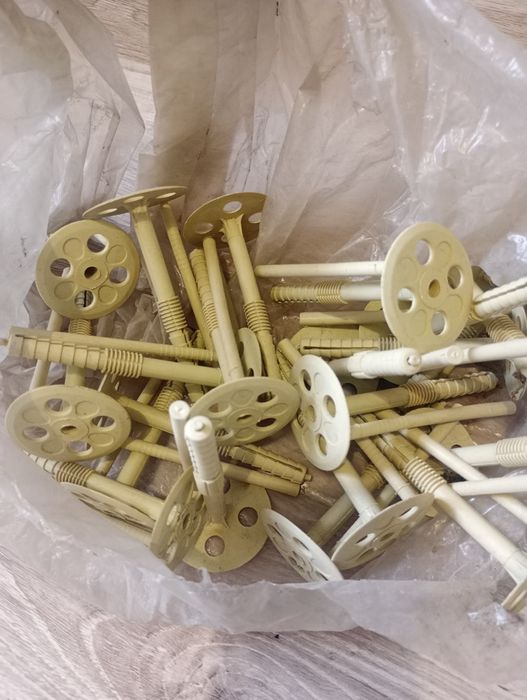 Kołki do styropianu