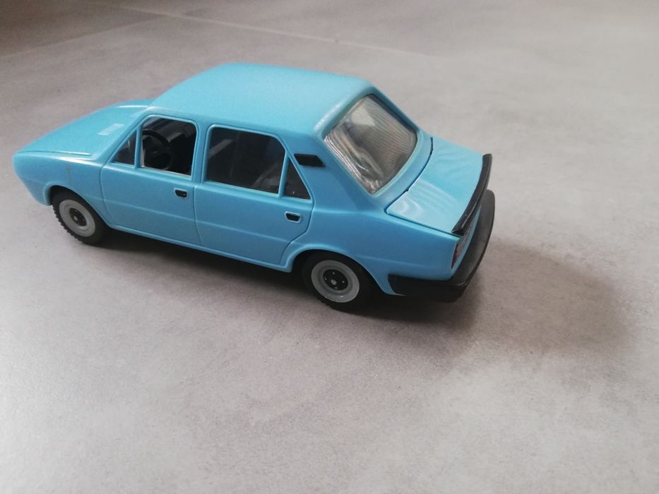 Stara zabawka Skoda 105 prl