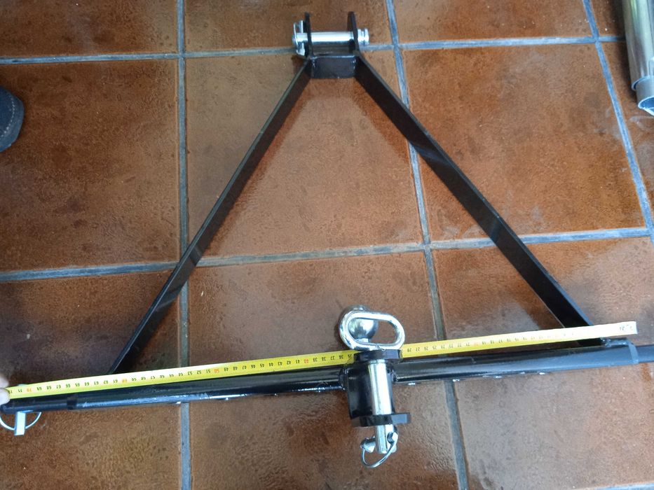 Triangulo com bola e cavilha de reboque para os 3 pontos do trator