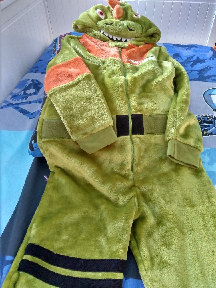 Pijama Fortnite tam. S Ap lia E F o OLX Portugal