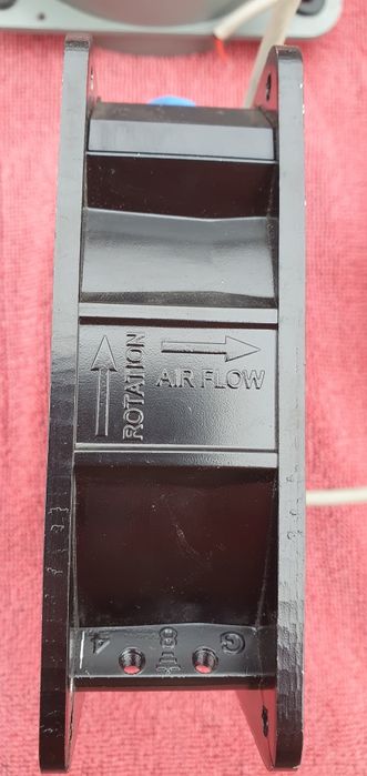 Wiatrak 120x120 mm profesionalny na prąd zmienny  230V 18W