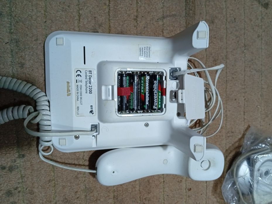 Продам домашние телефоны и есть радио телефон.