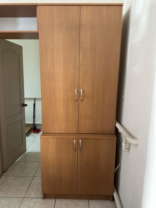 Продаються стелажі до аптеки, магазину