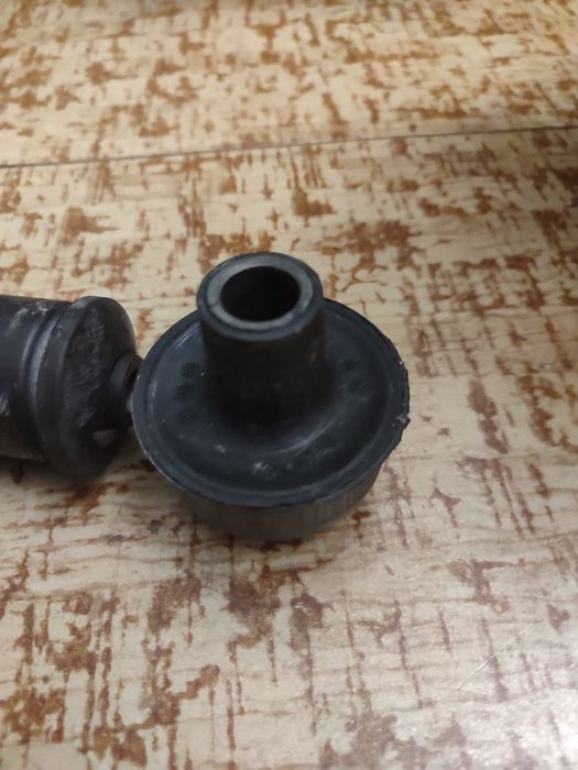 Продам сайленблоки рычага Опель омега