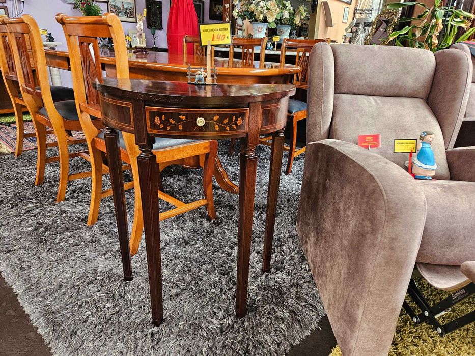 Mesa de apoio, Restaurada