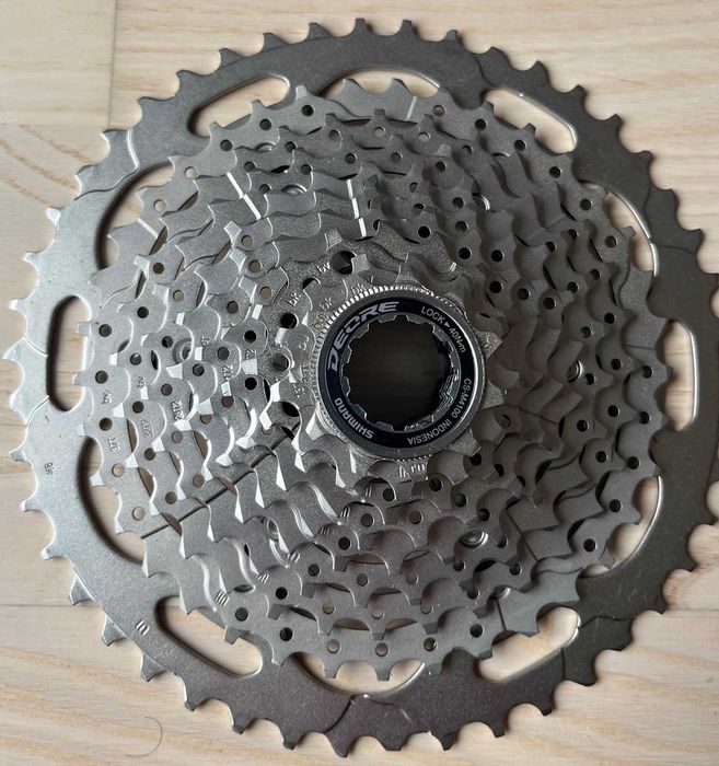 Shimano Csm 4100 Kaseta 10s srebrna stal Deore 11-46 naped 10 rzędów idealna do ebike elektryk na bebenek HG