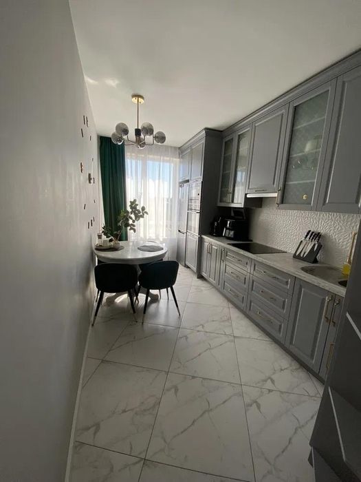 Продаж 2 кімн.квартира 110 м² 5/5 ц. Брюховичі 140000$