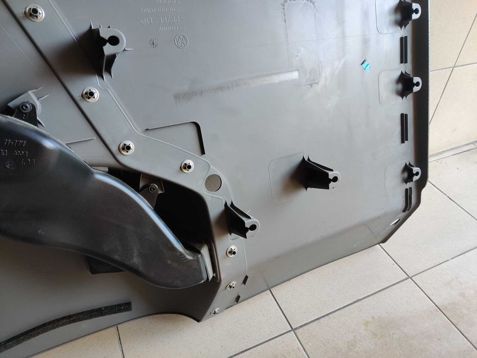 Prawy tylny boczek bagażnika do VW T5