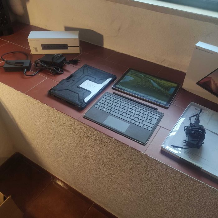 Microsoft Surface Pro 7 (intel i7) + Teclado + Surface Dock 2.