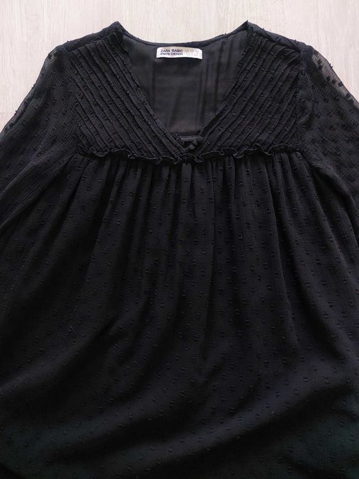 Czarna sukienka z haftem z tkaniny plumeti z długim rękawem Zara 36 S