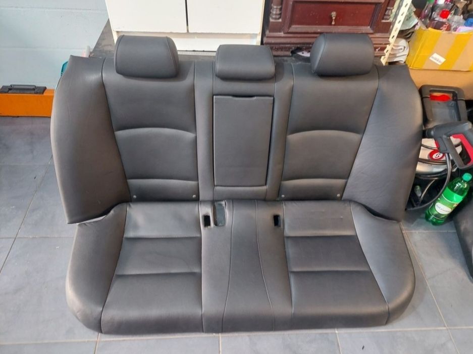 Bmf f10 bancos estofos em pele preta Dakota