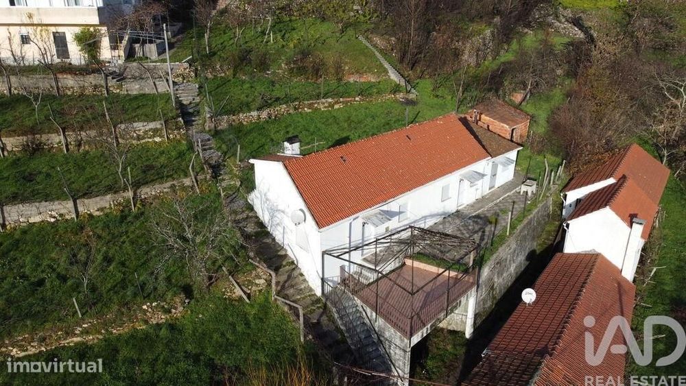Moradia isolada T2 em Mões de 105 m2