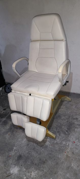 Poltrona hidráulica articulada para tratamento de pedicure ou de podol