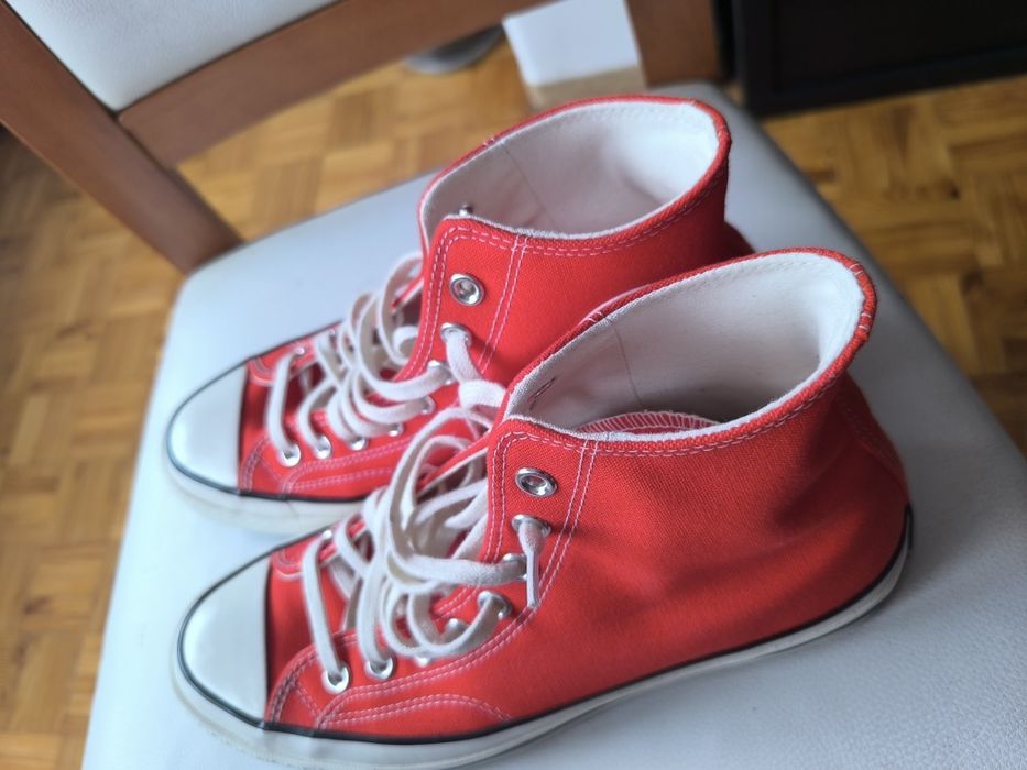 Vendo All Star Chuck Taylor vermelhos ORIGINAIS e NOVAS