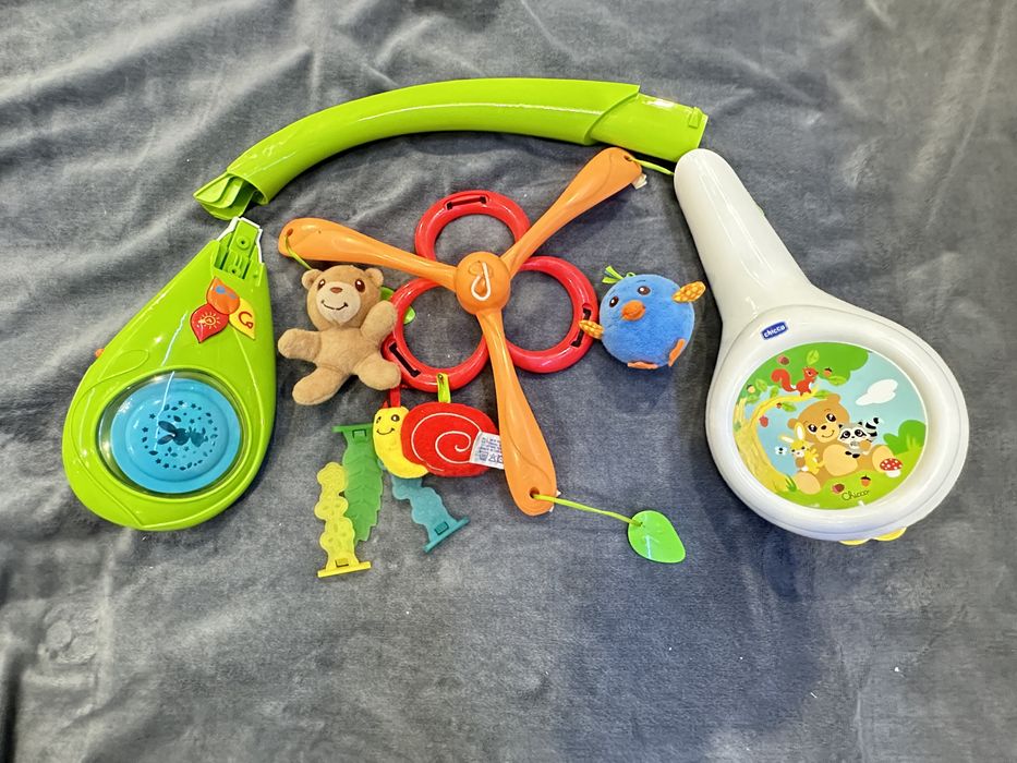 Мобіль іграшка на ліжечко Chicco Magic Forest