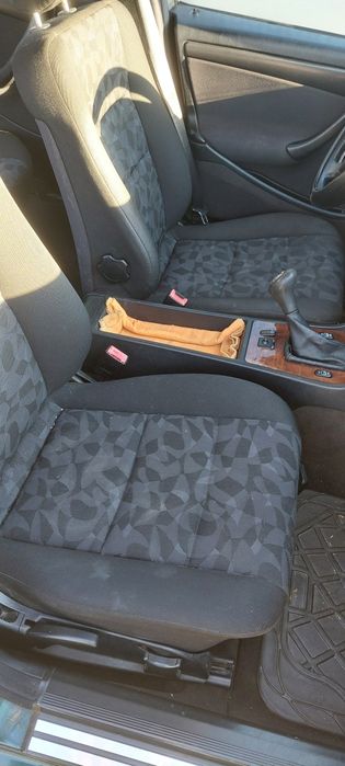Mercedes c200 1997 nacional ,todos os dias a trabalhar e com inspecção feita até Novembro,