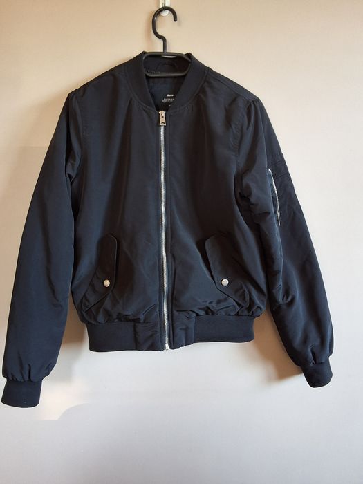 Kurtka czarna dziewczęca marki CROPP, typ bomberka