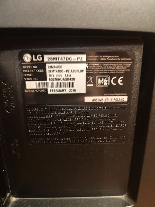 TV / Monitor LED LG 28" + Comando